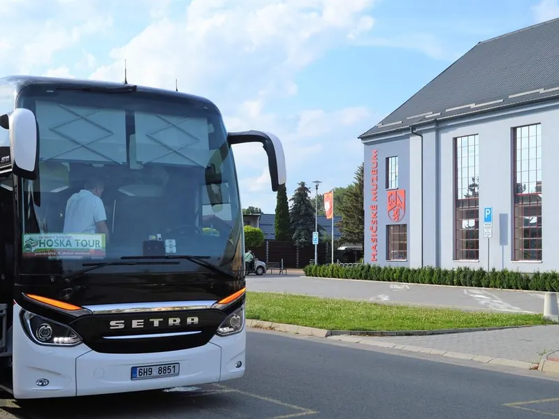 Party bus and coach bus charter